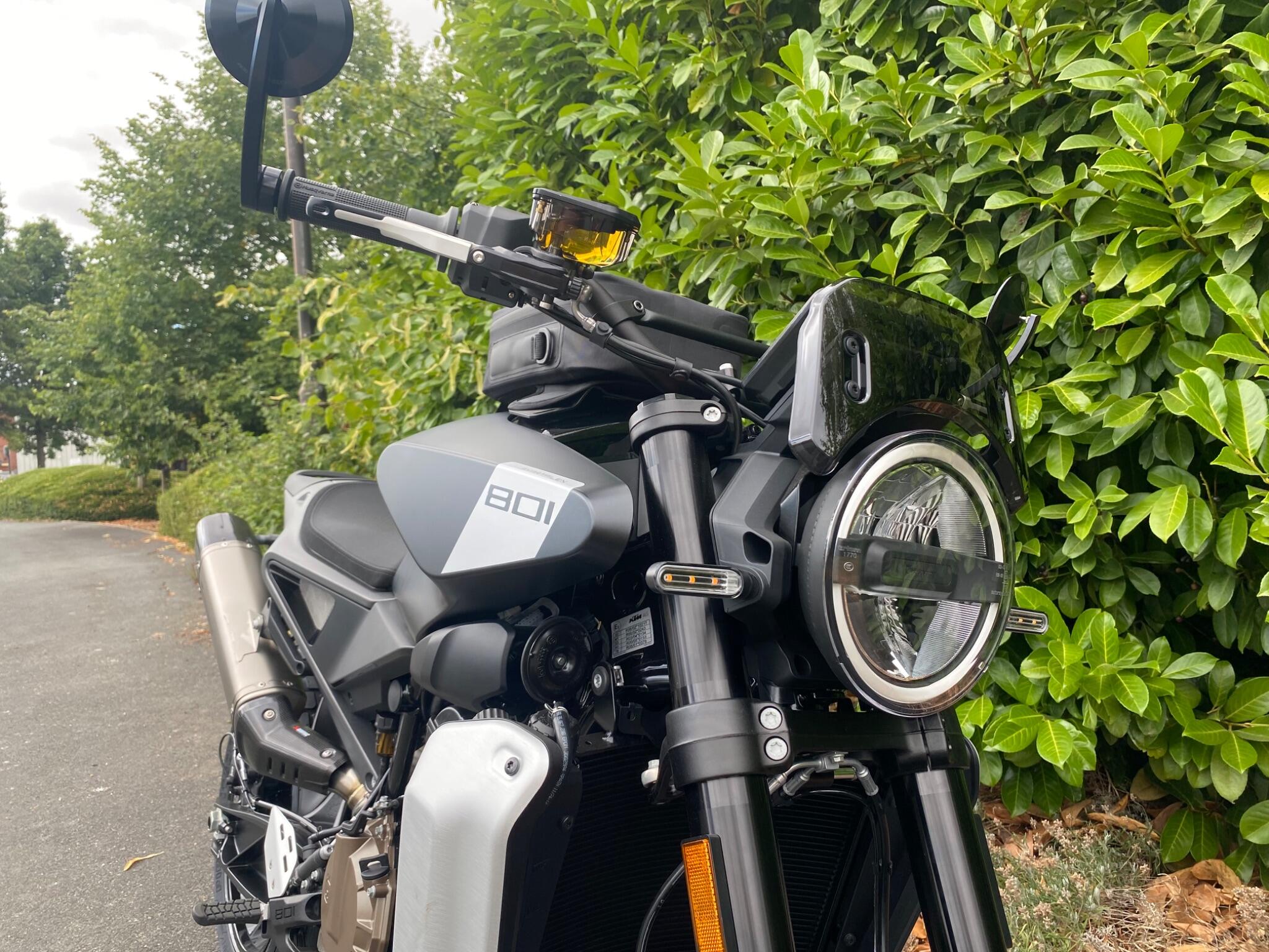 Husqvarna Svartpilen 801